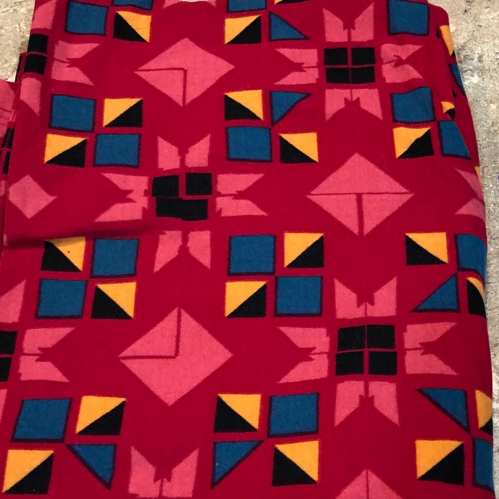 LuLaRoe OS leggings size 0-10